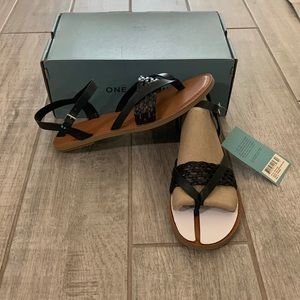 Toms Lexie black leather womens sandals